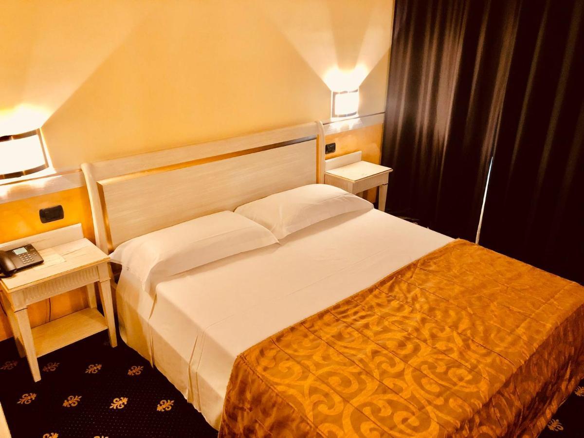 Motel Malpensa Inn & Hotel-Airport Case Nuove  Exteriör bild