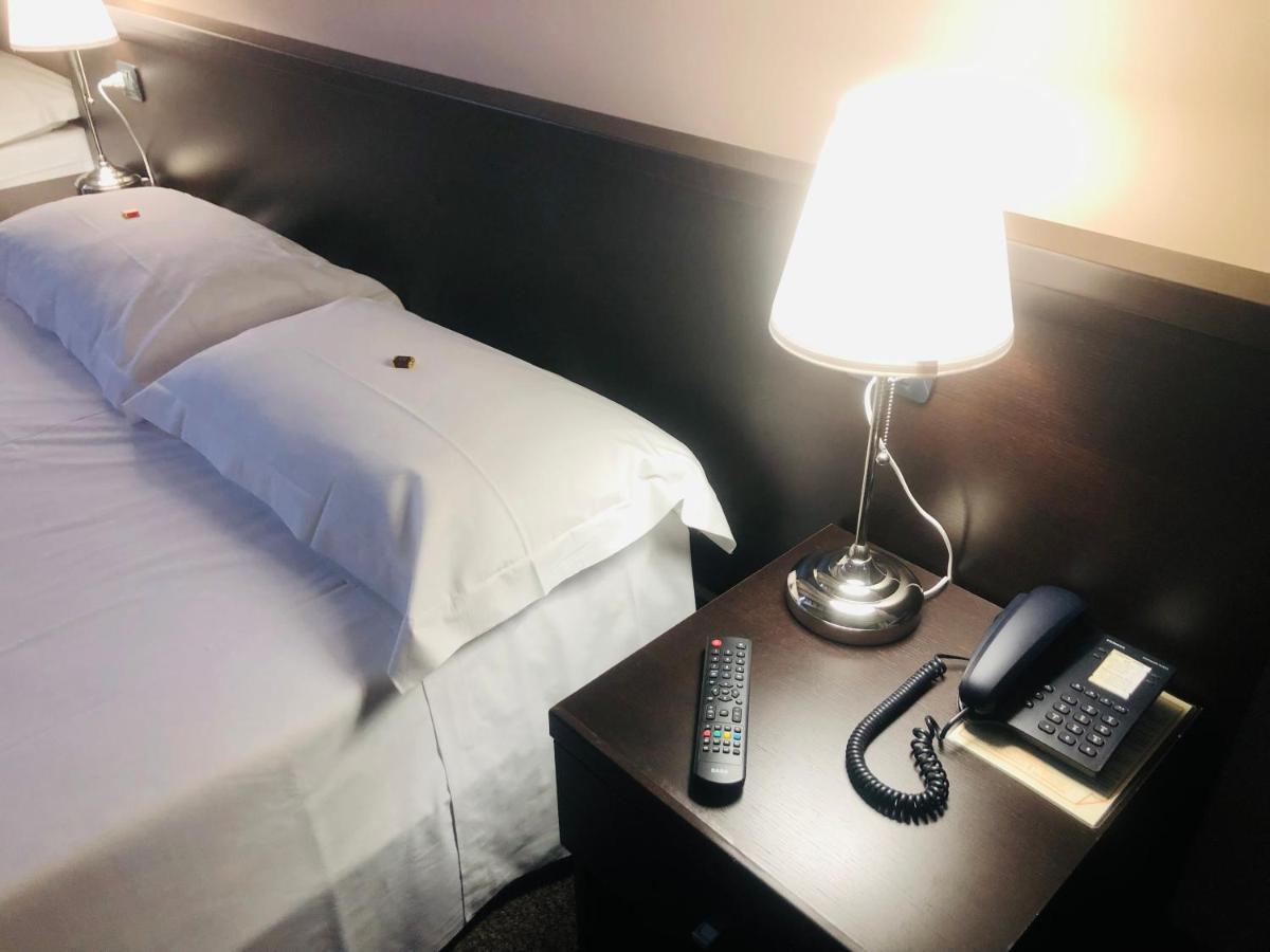 Motel Malpensa Inn & Hotel-Airport Case Nuove  Exteriör bild