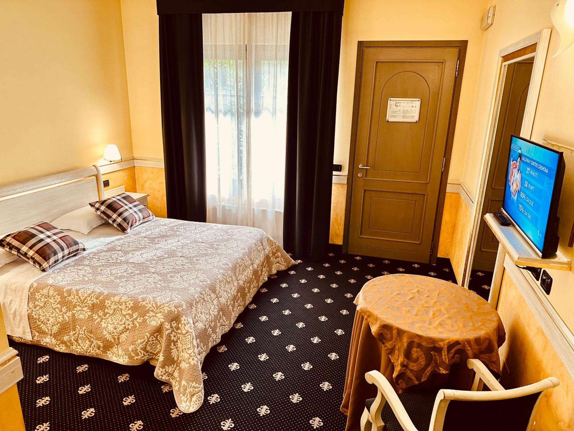 Motel Malpensa Inn & Hotel-Airport Case Nuove  Exteriör bild